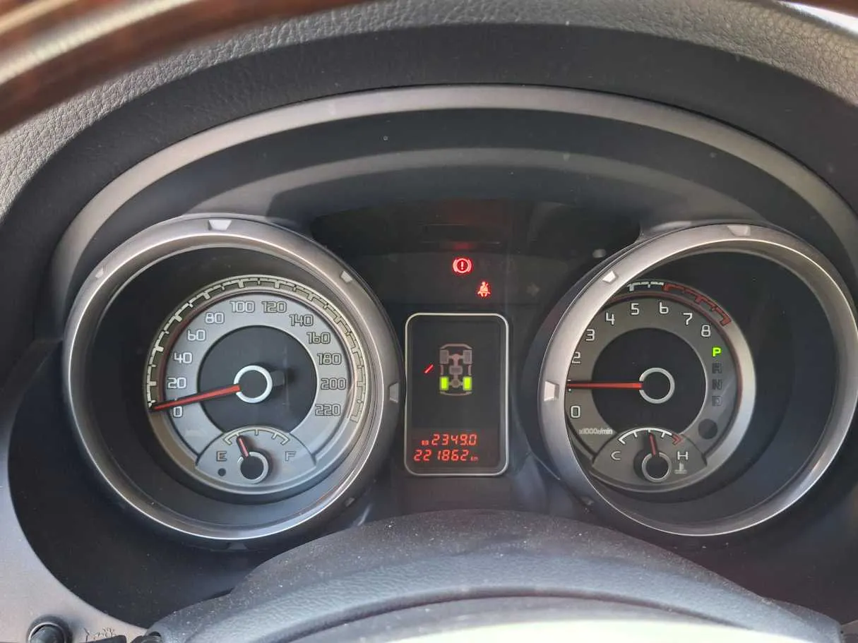 Car image 17