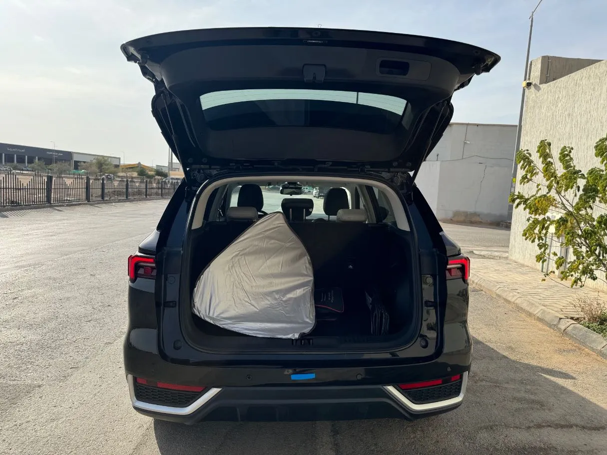 Car image 21