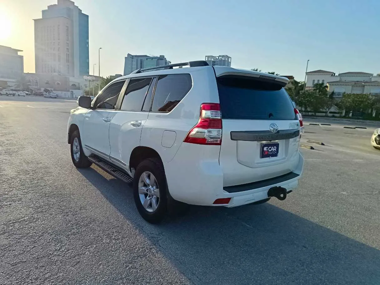 Car image 8