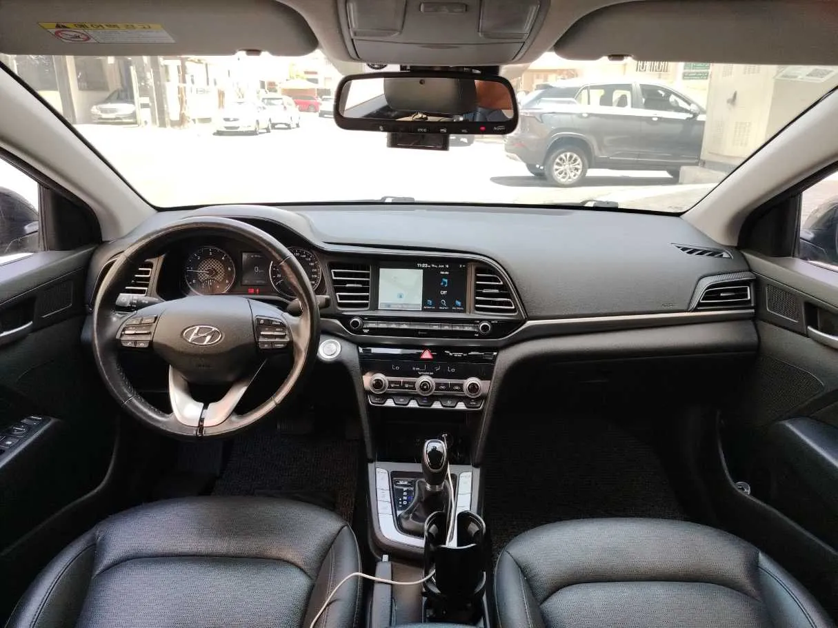 Car image 17