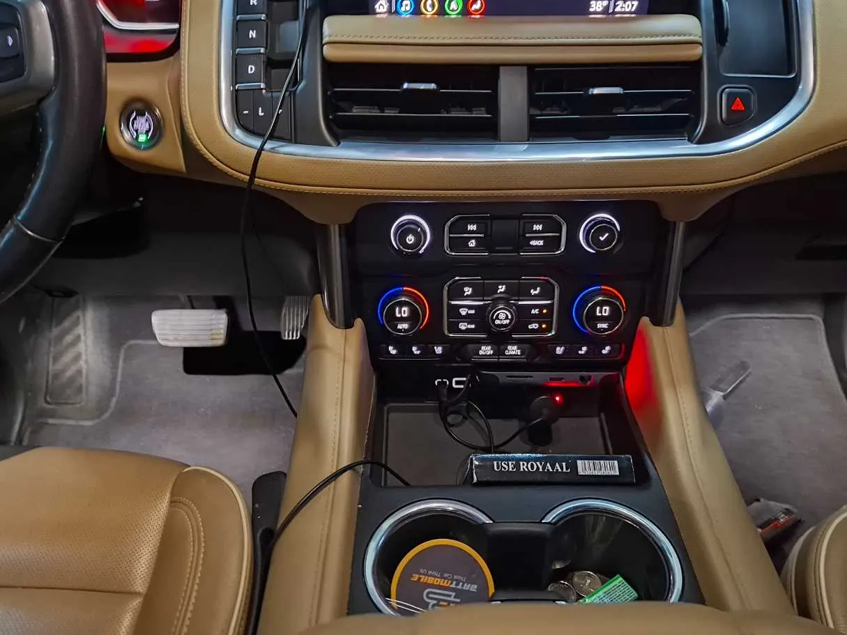 Car image 16
