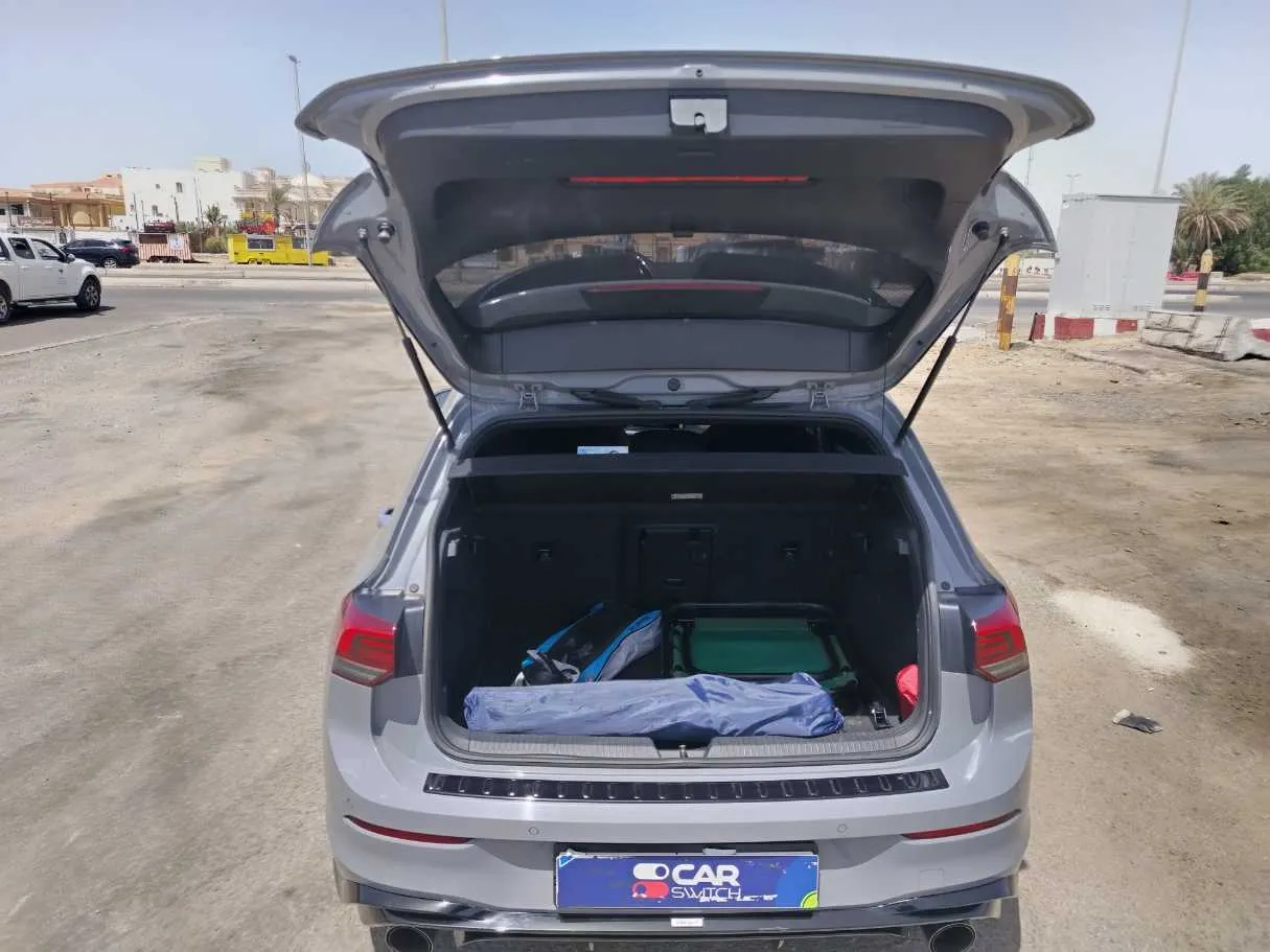 Car image 30