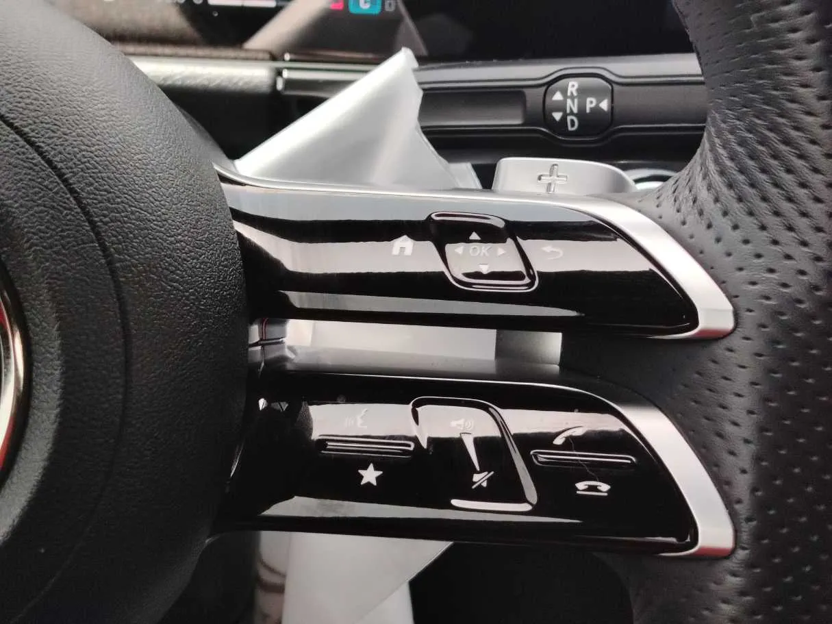 Car image 34