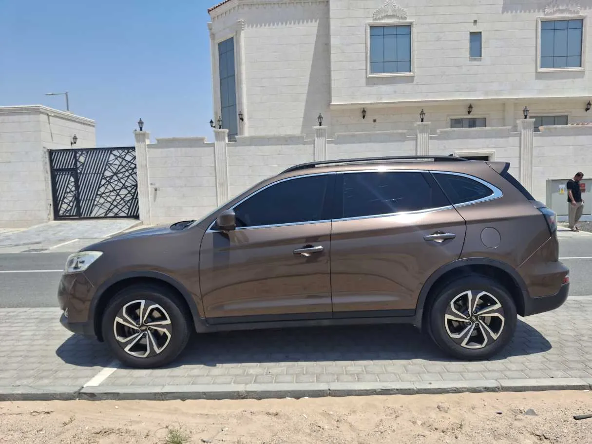 Car image 8