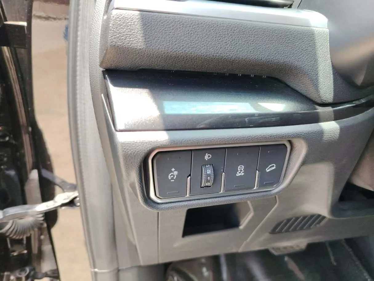 Car image 46