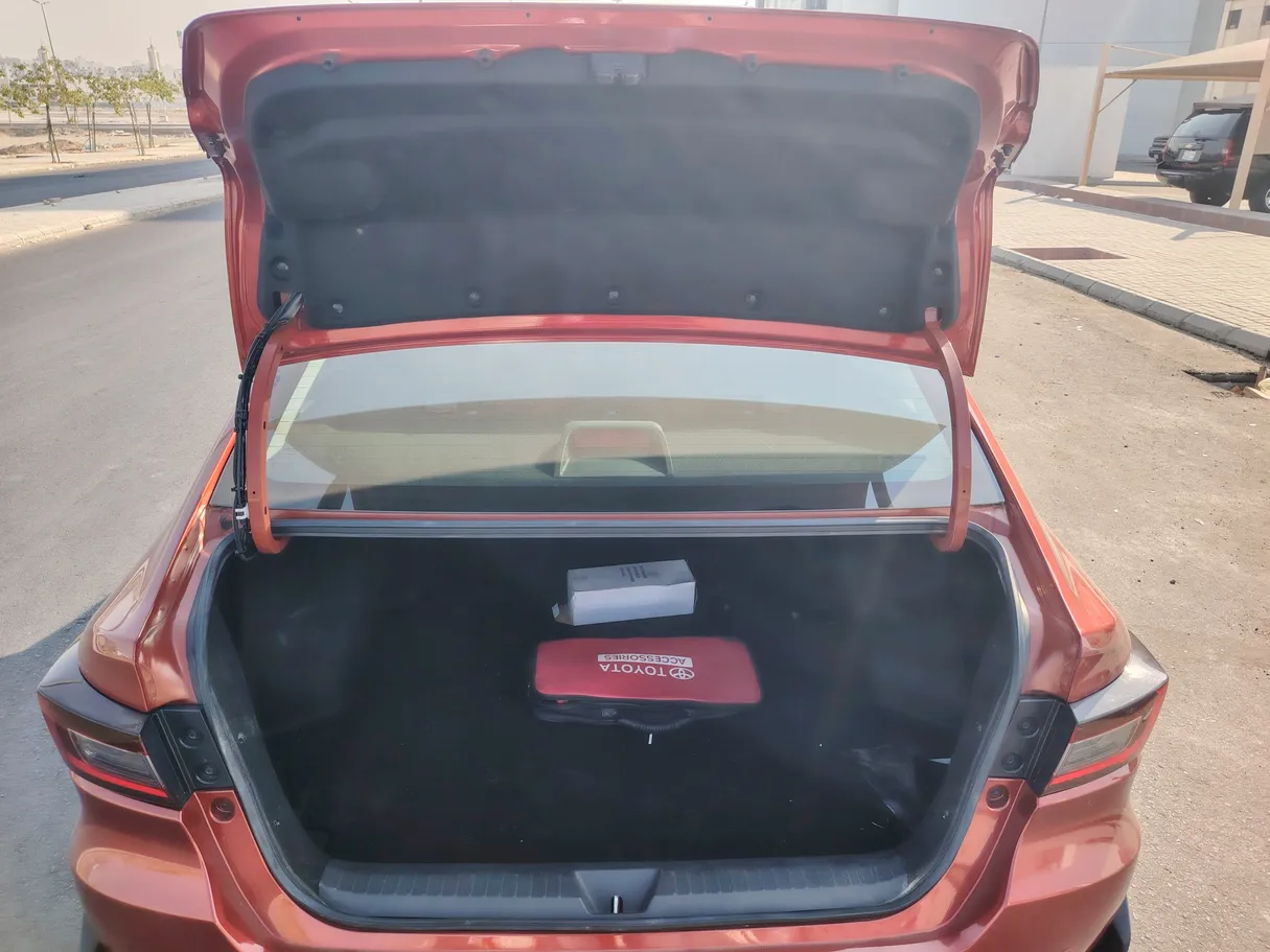 Car image 23