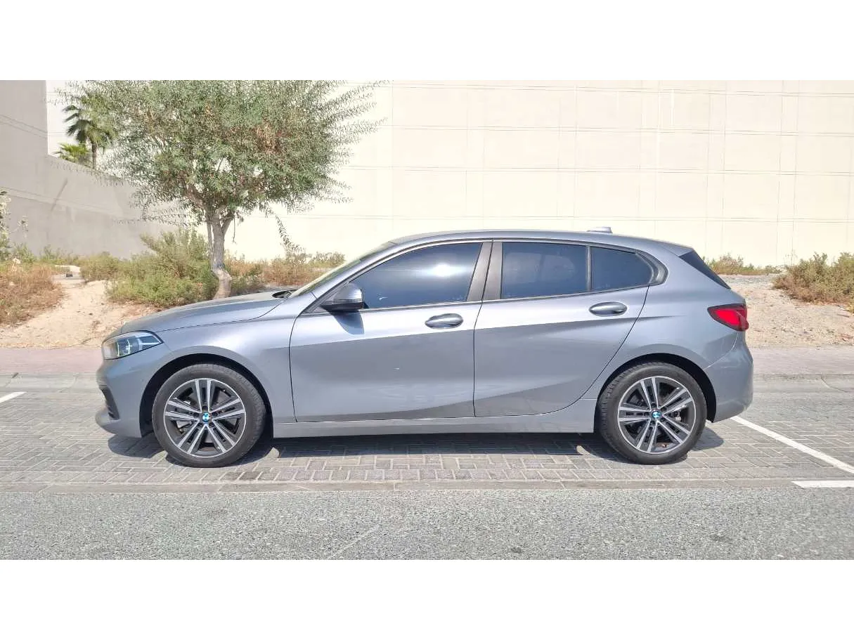 Car image 8