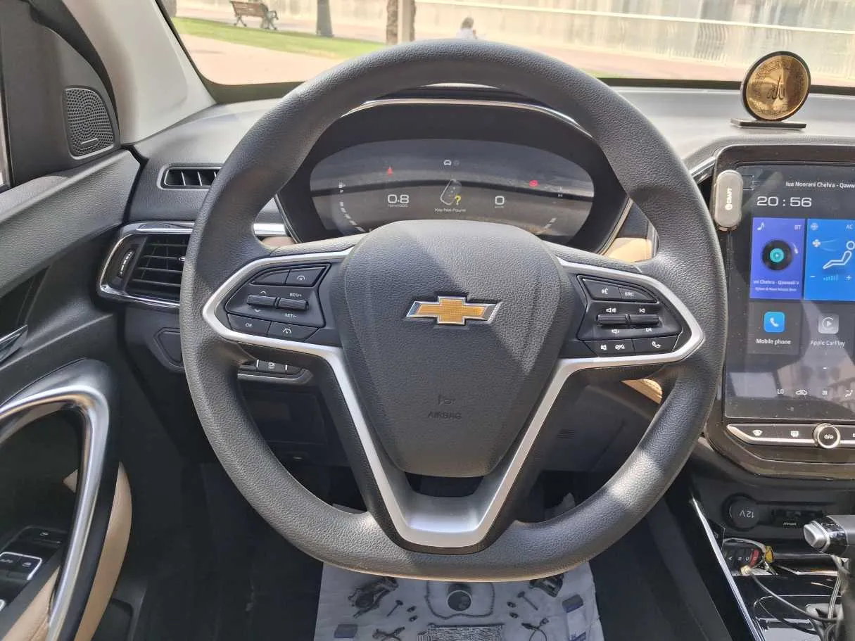 Car image 19