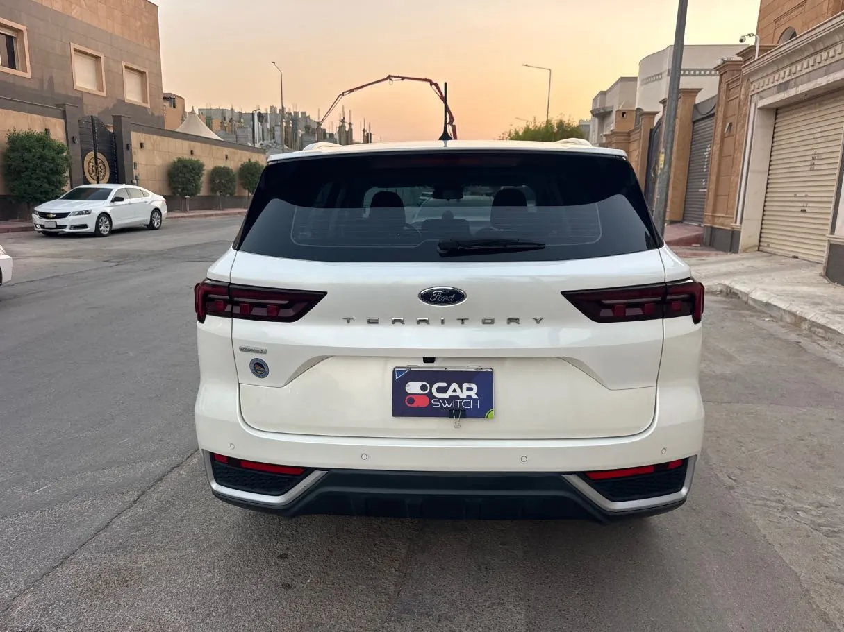 Car image 6