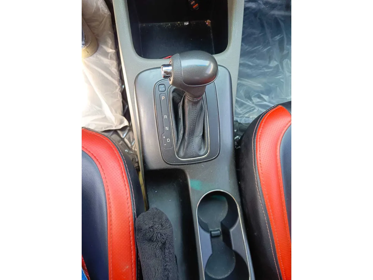 Car image 19