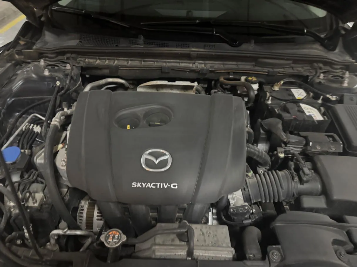 Car image 25