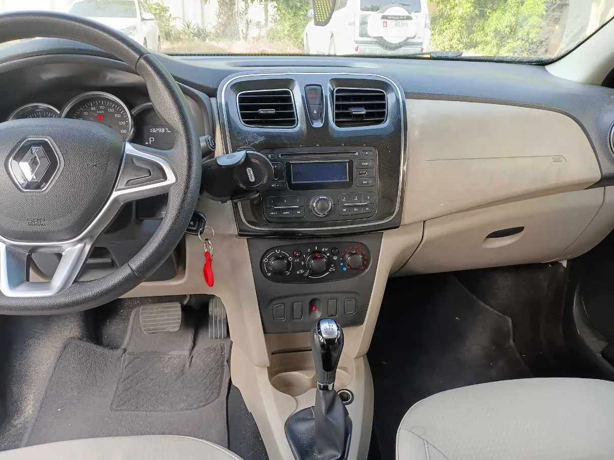 Car image 17