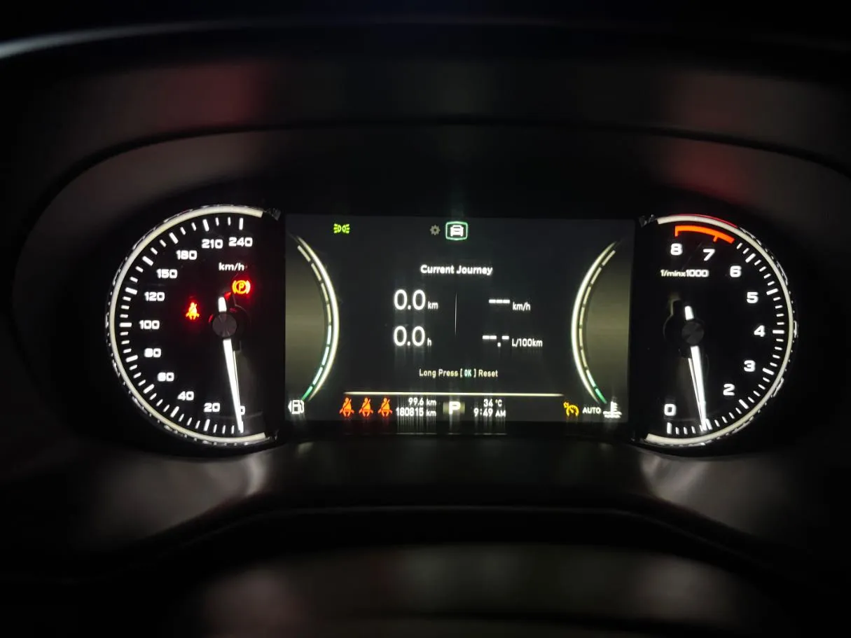 Car image 19