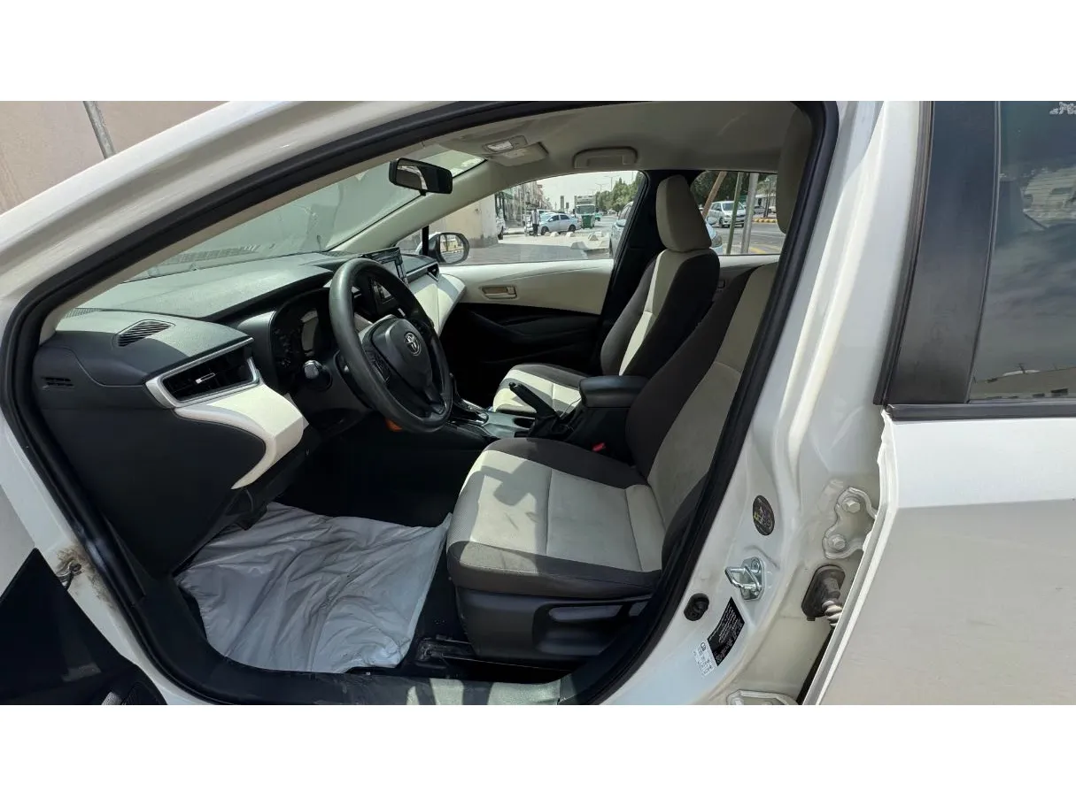 Car image 10