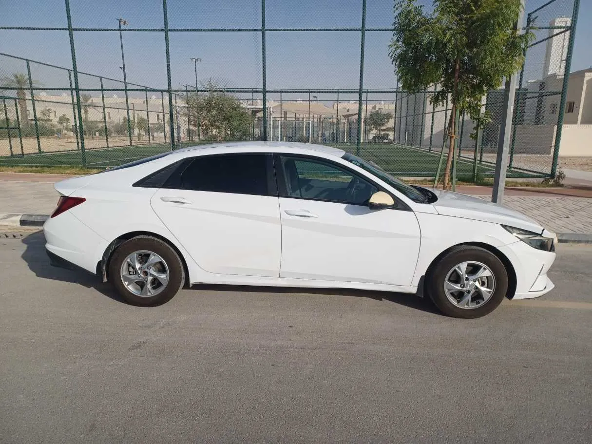 Car image 4