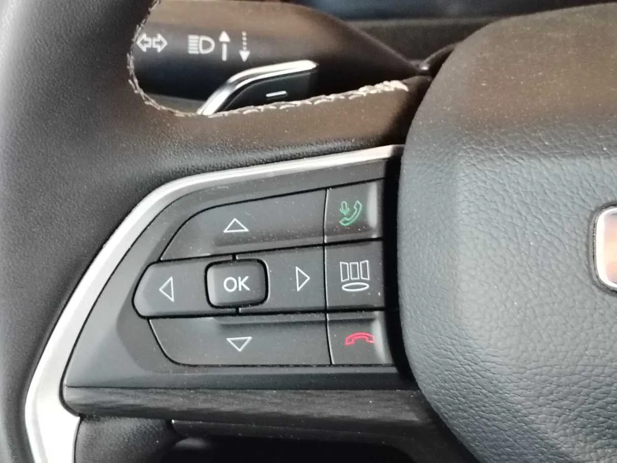 Car image 30