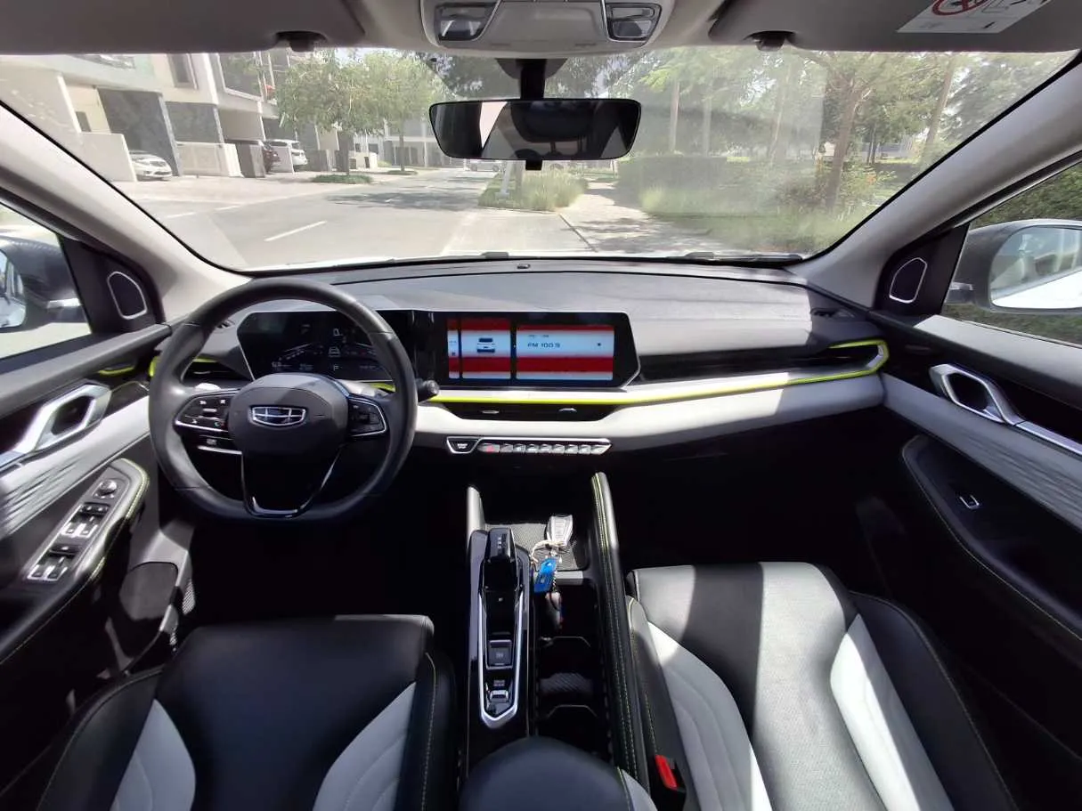 Car image 15