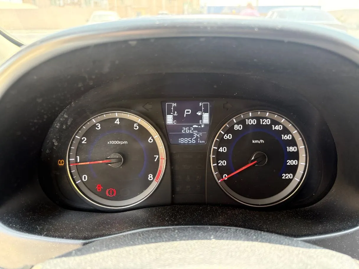Car image 23
