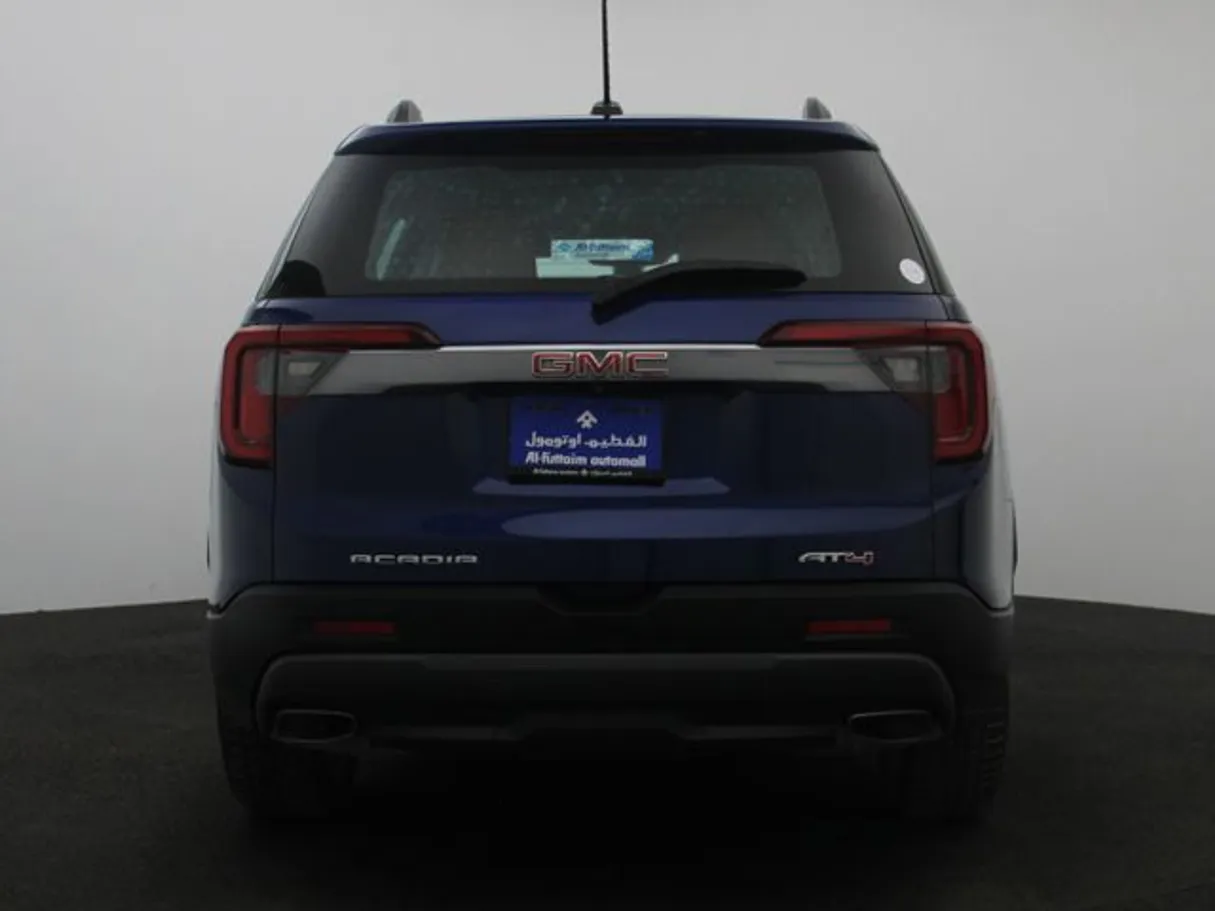 Car image 12