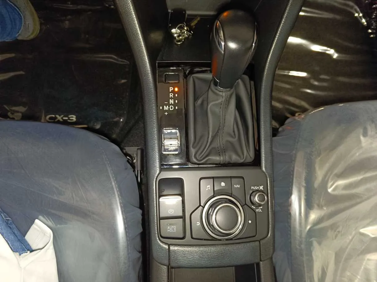 Car image 23