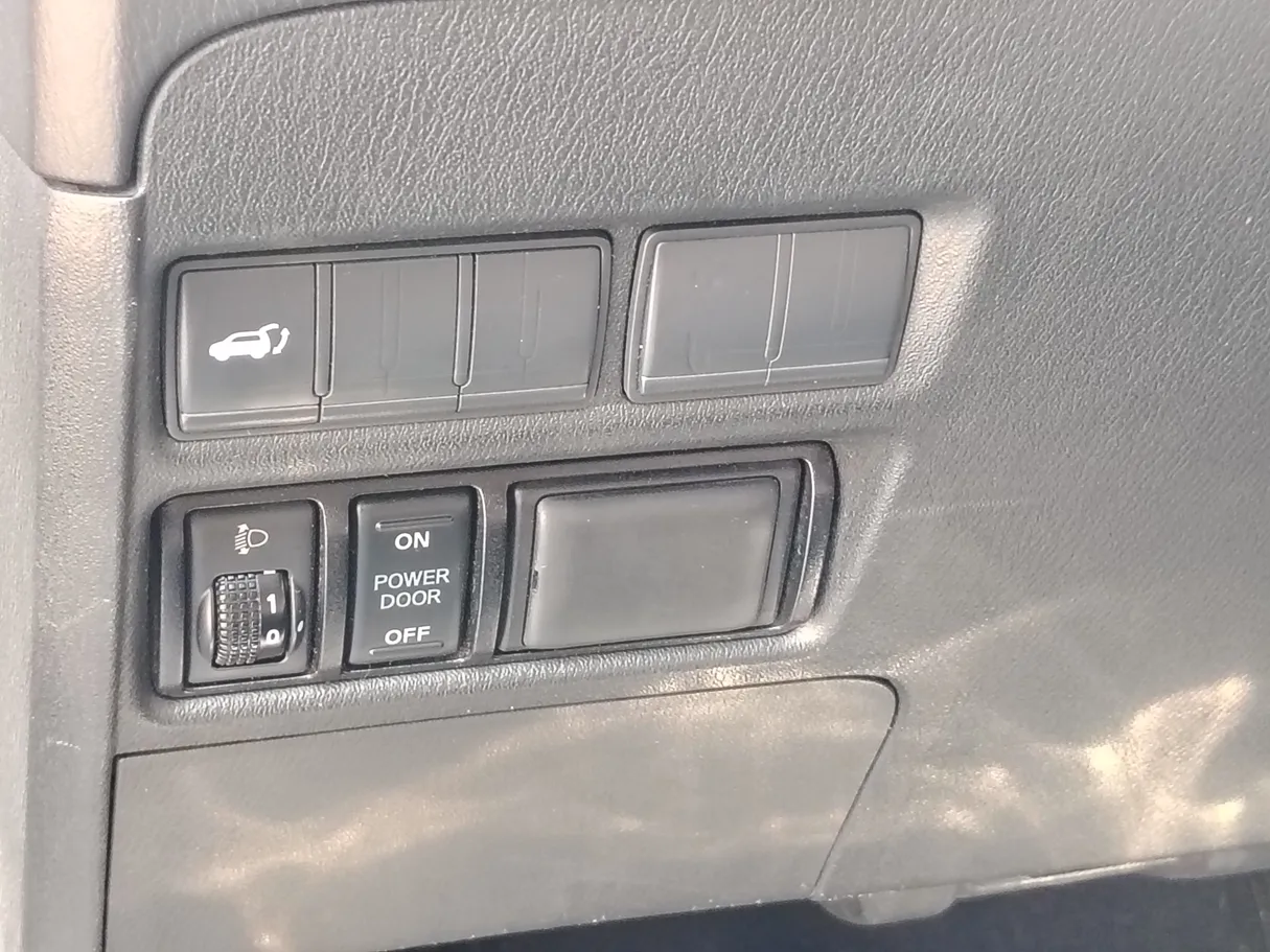 Car image 35