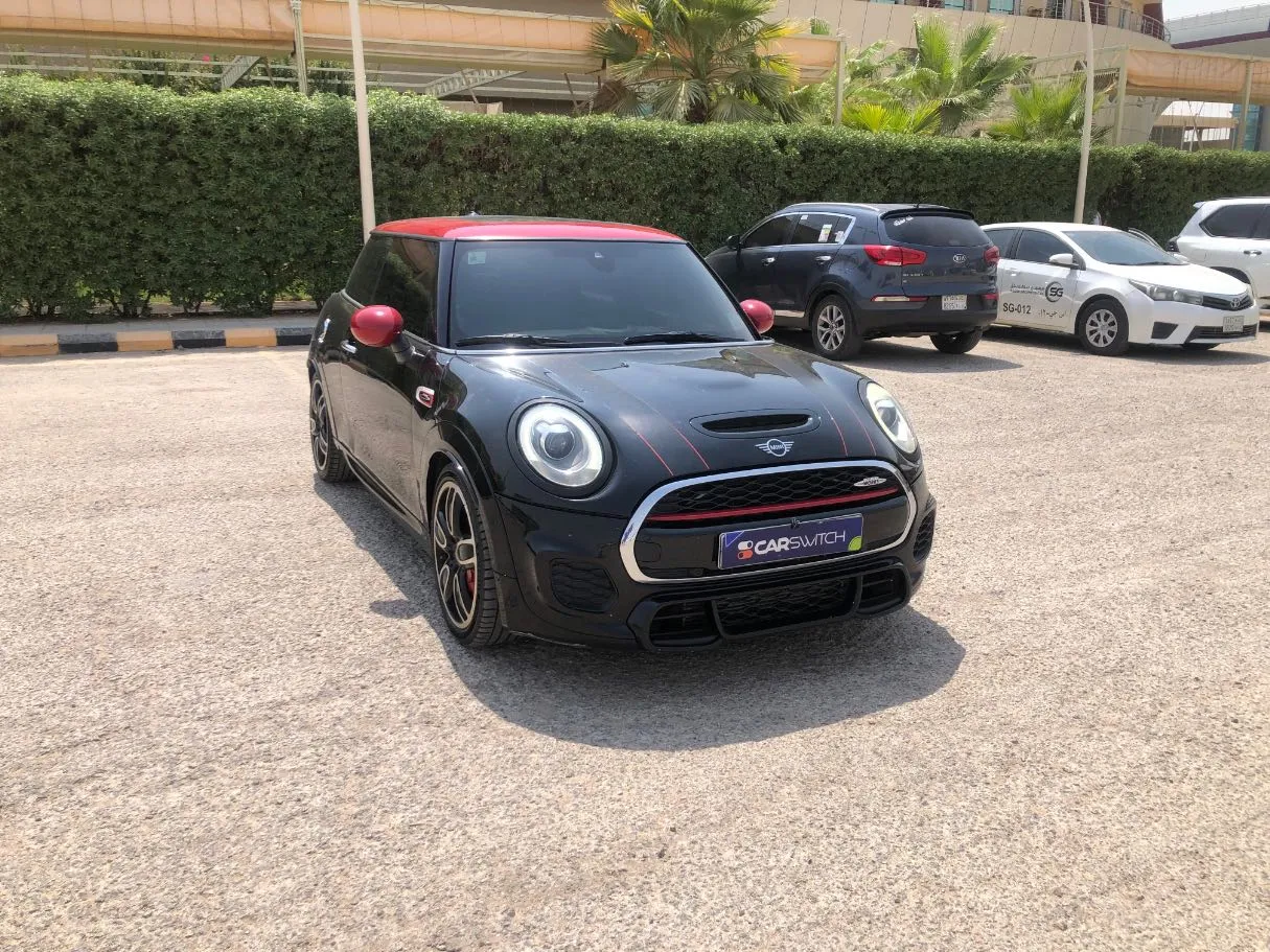 Car image 3