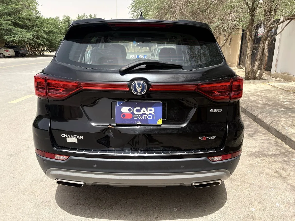 Car image 6
