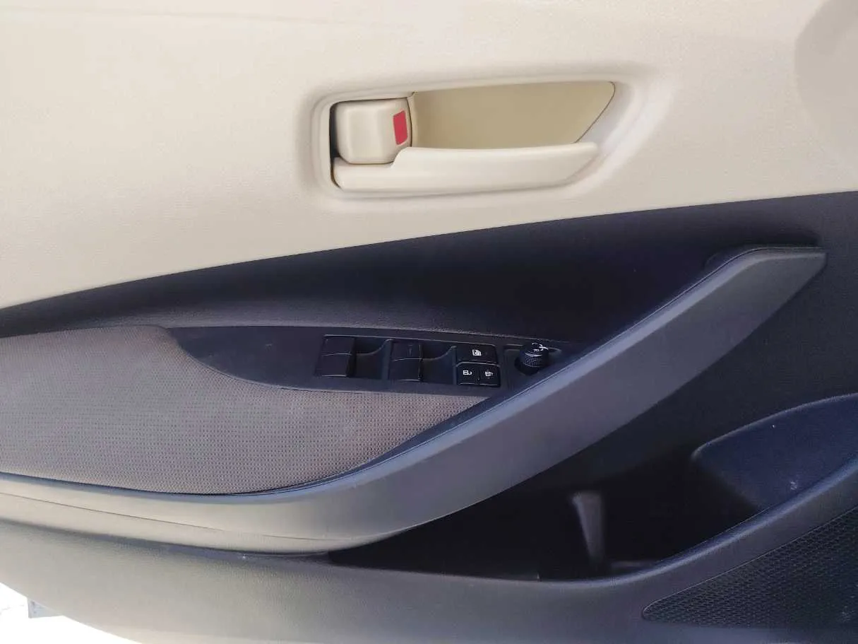 Car image 22
