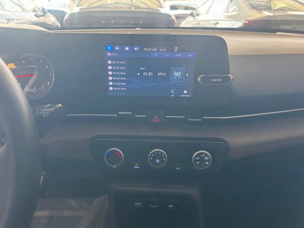 Car image 10