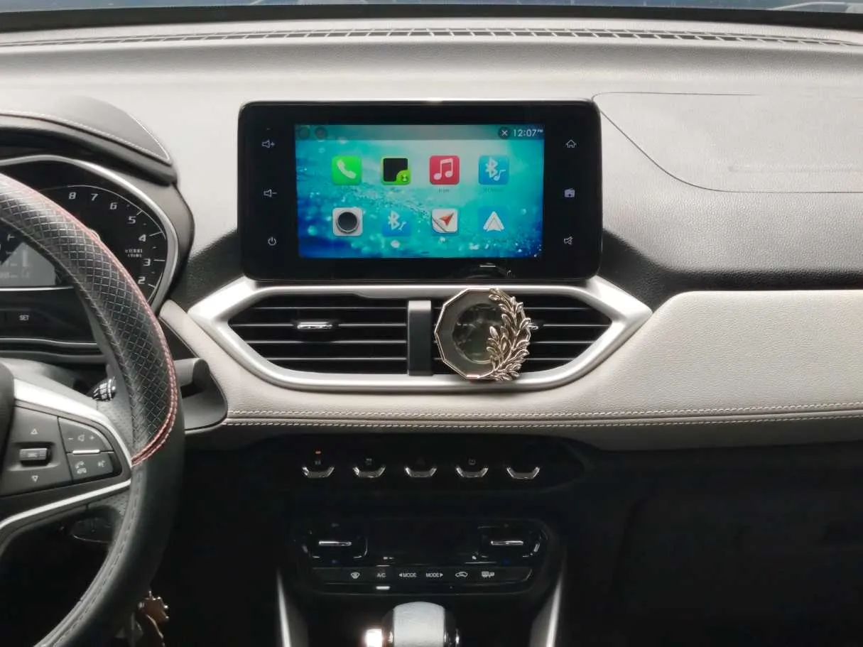 Car image 18