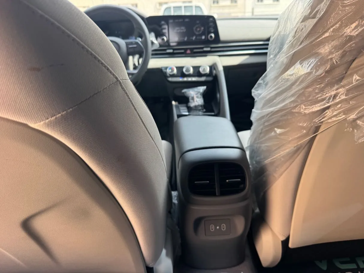 Car image 20