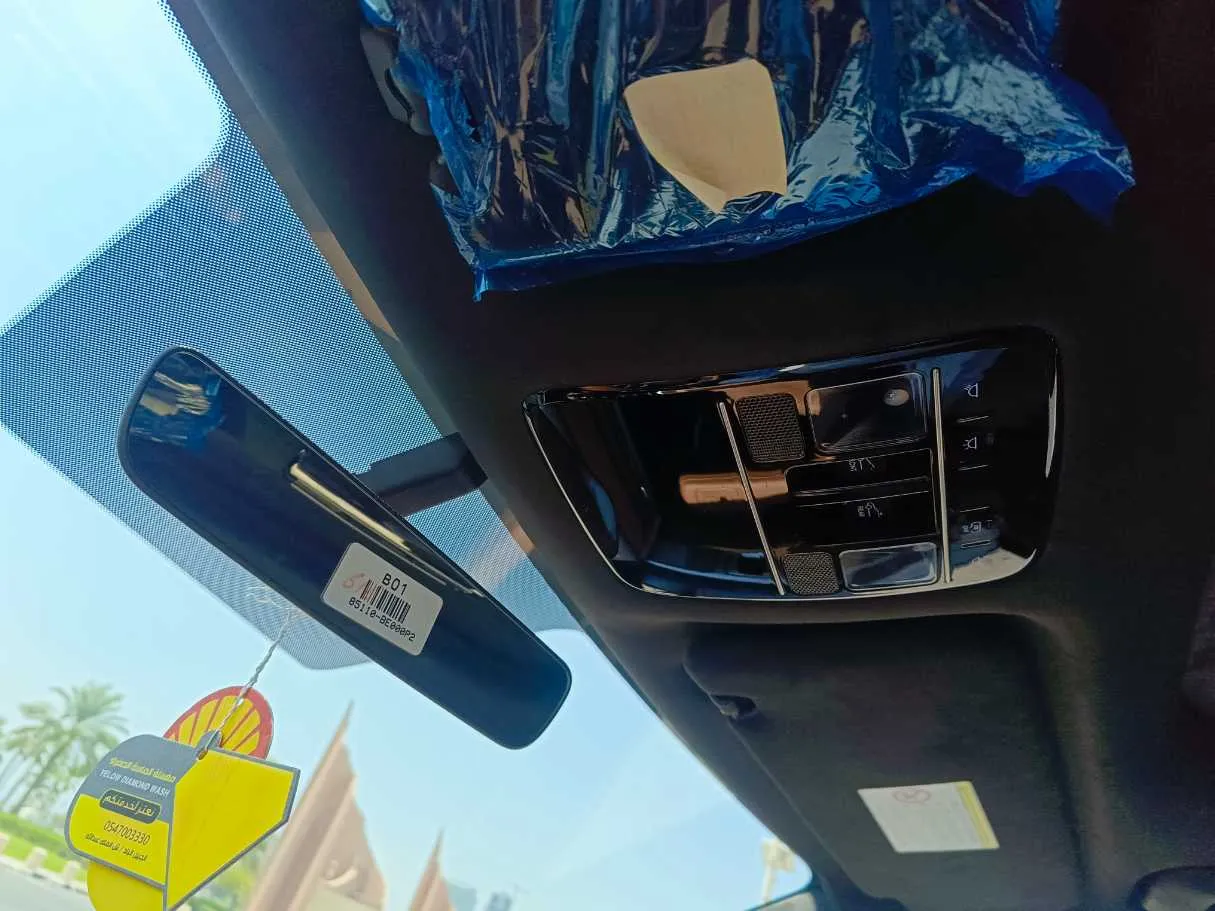 Car image 32
