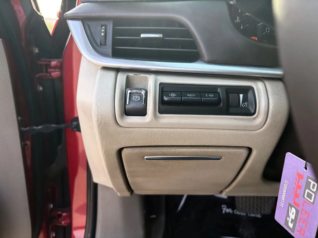 Car image 24