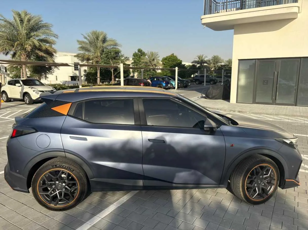 Car image 5