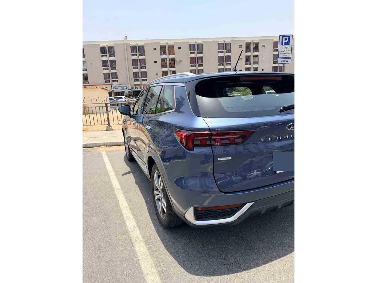 Car image 6