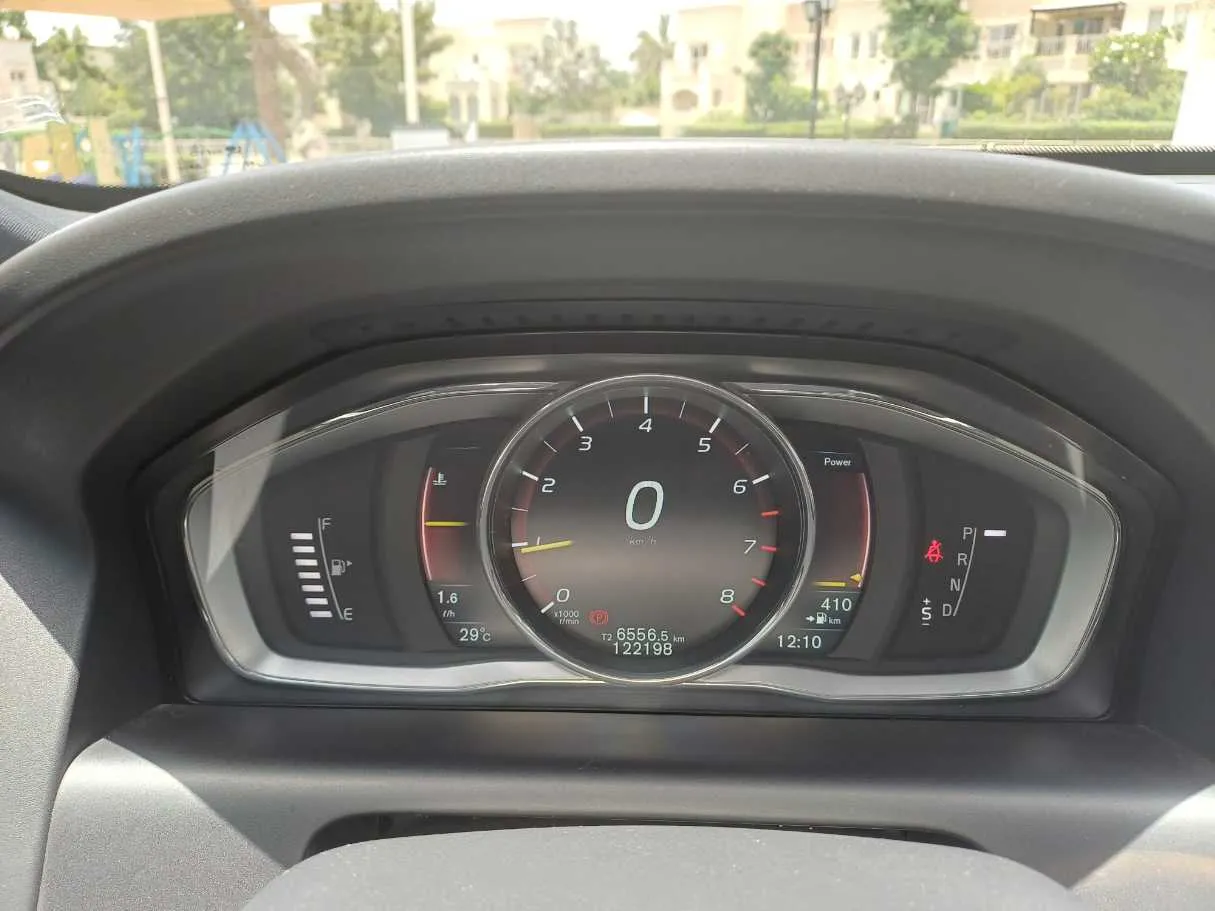 Car image 18