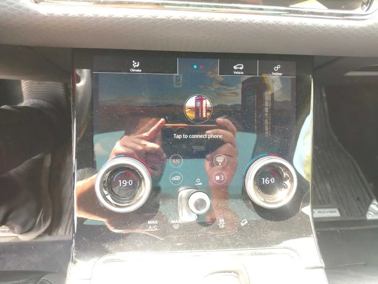 Car image 26