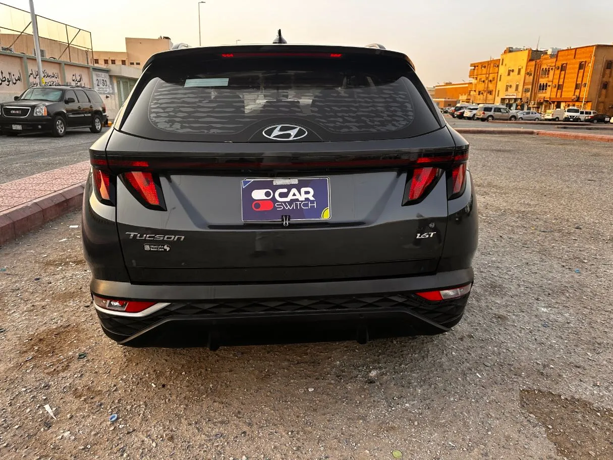 Car image 6