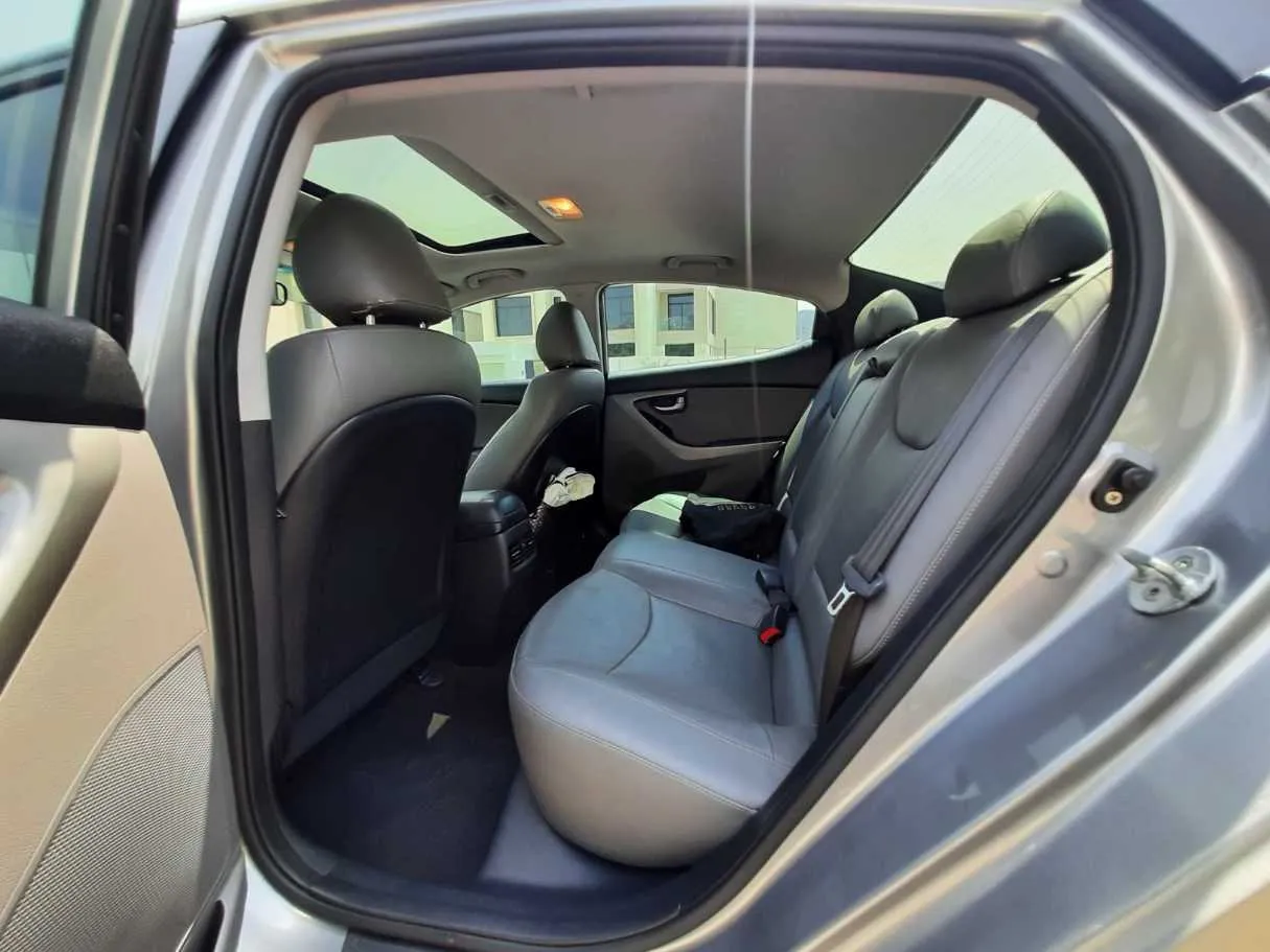 Car image 16