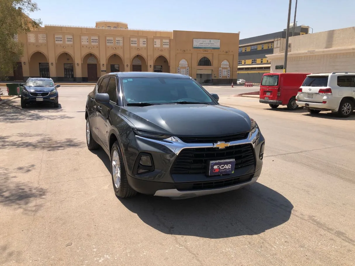 Car image 3
