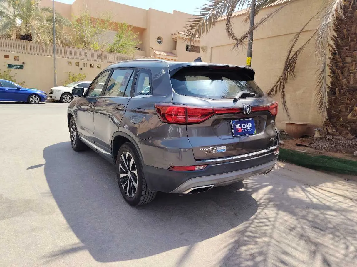 Car image 7