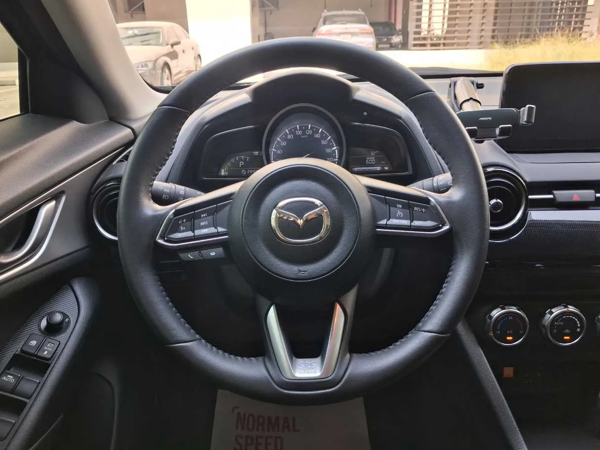 Car image 16