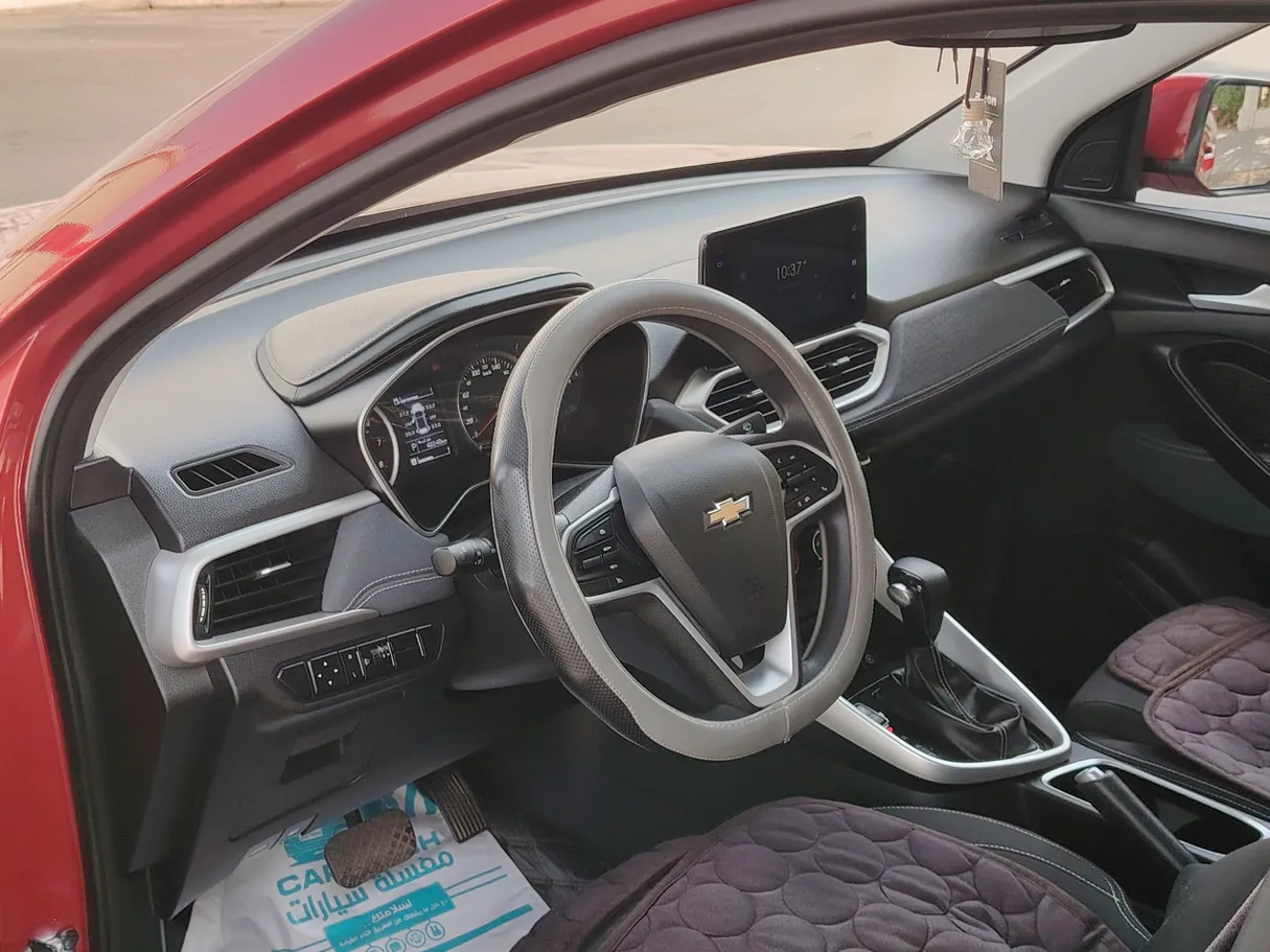 Car image 12
