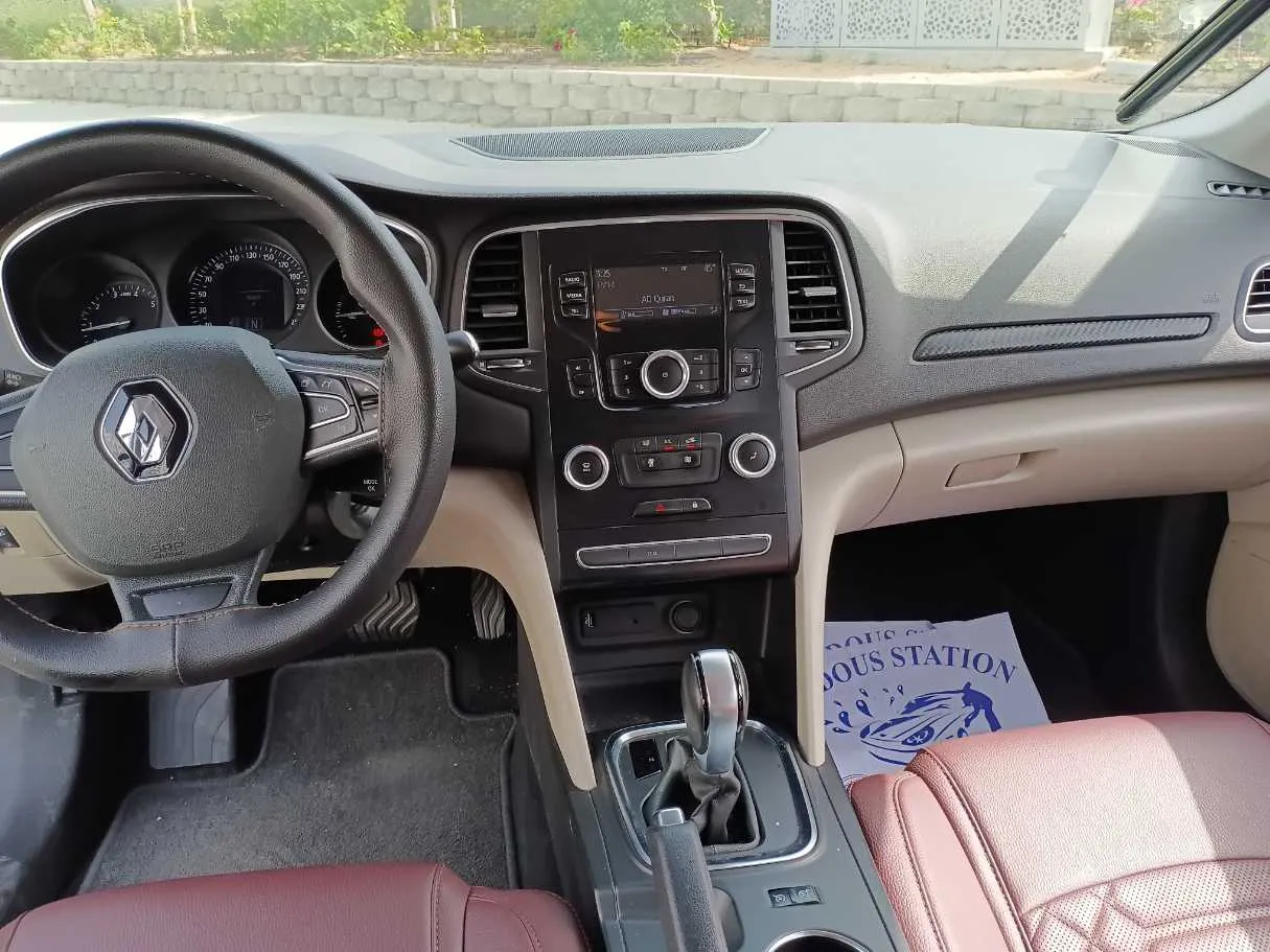 Car image 17