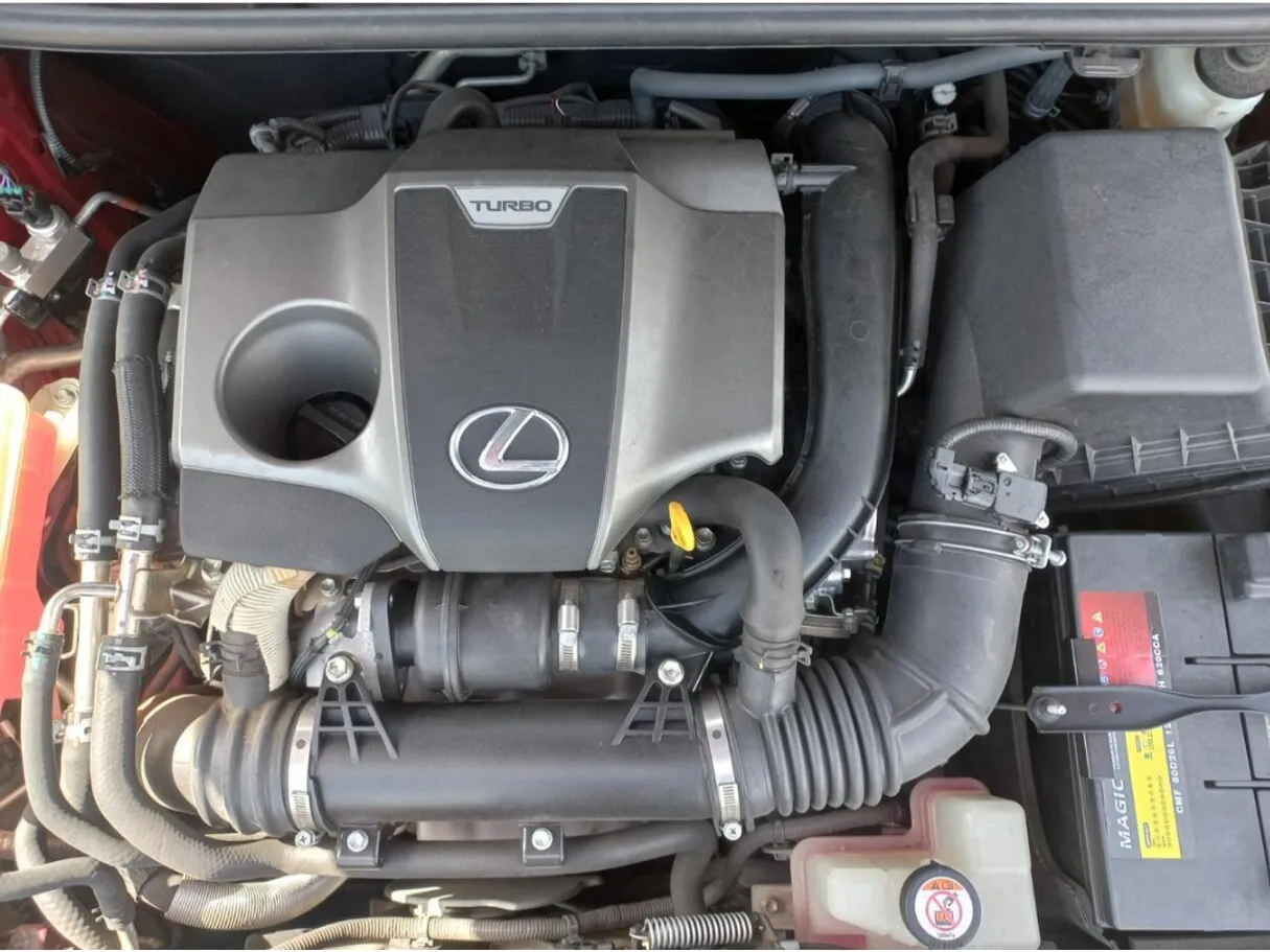 Car image 14