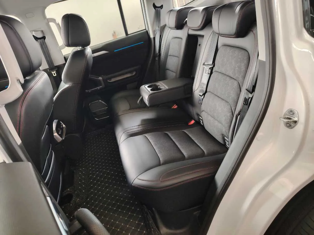 Car image 21