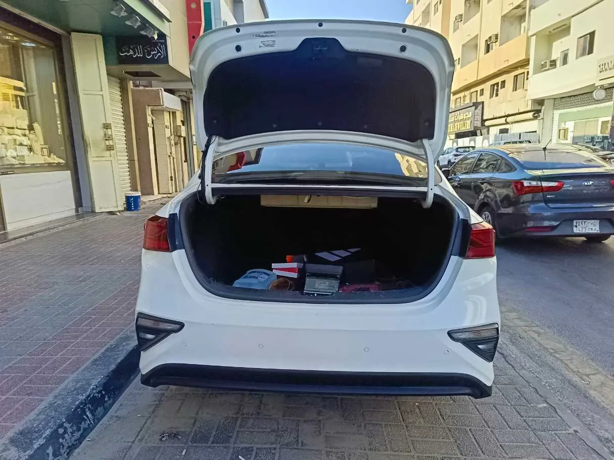 Car image 26