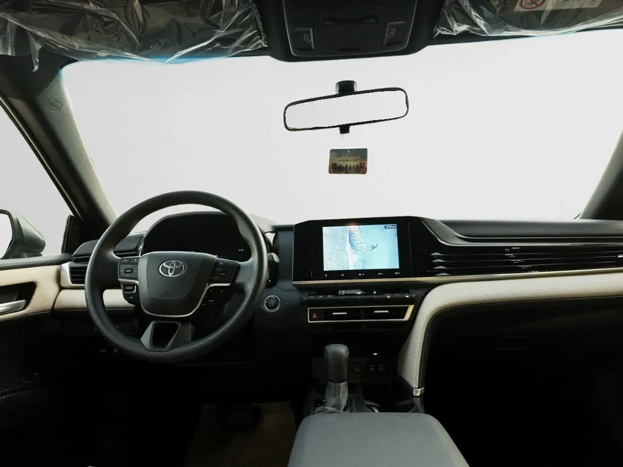 Car image 9