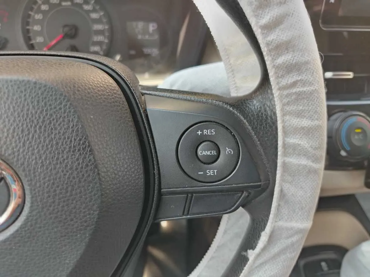 Car image 34