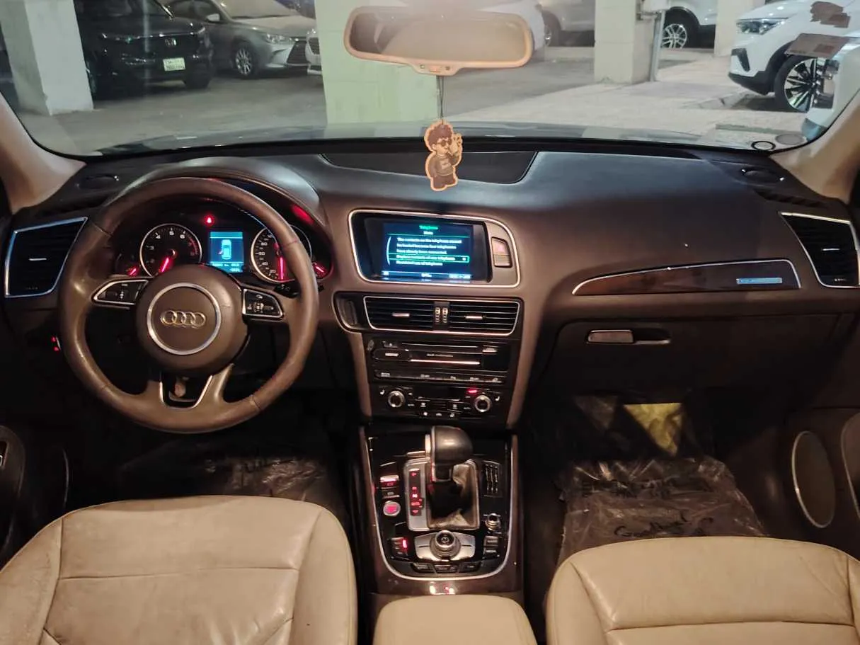 Car image 17